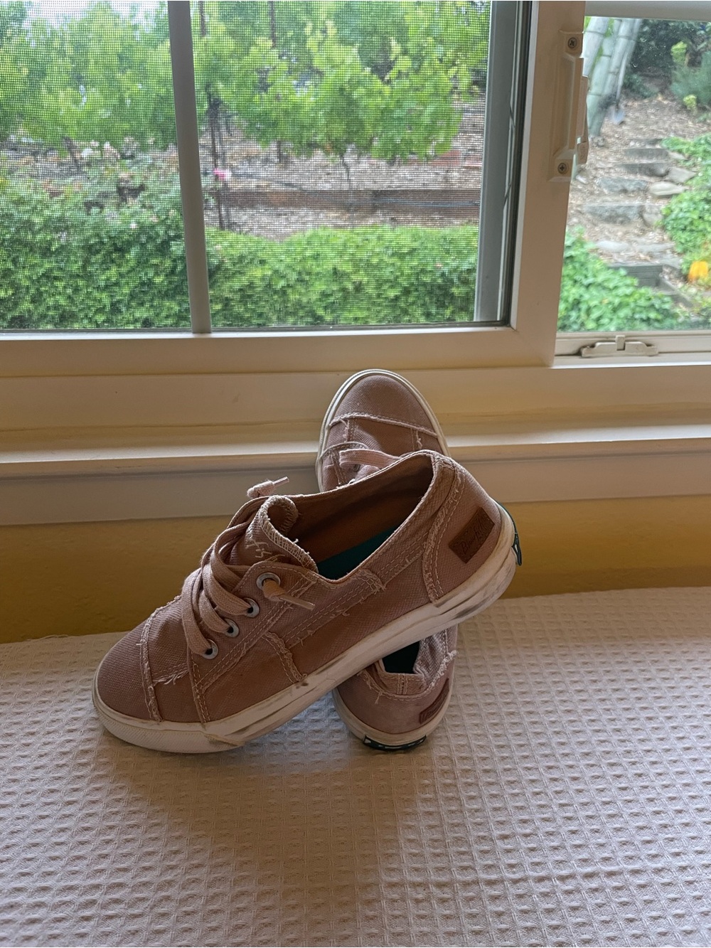 Malibu Blowfish Lace-Up Sneakers - Blush Pink Size 7.5